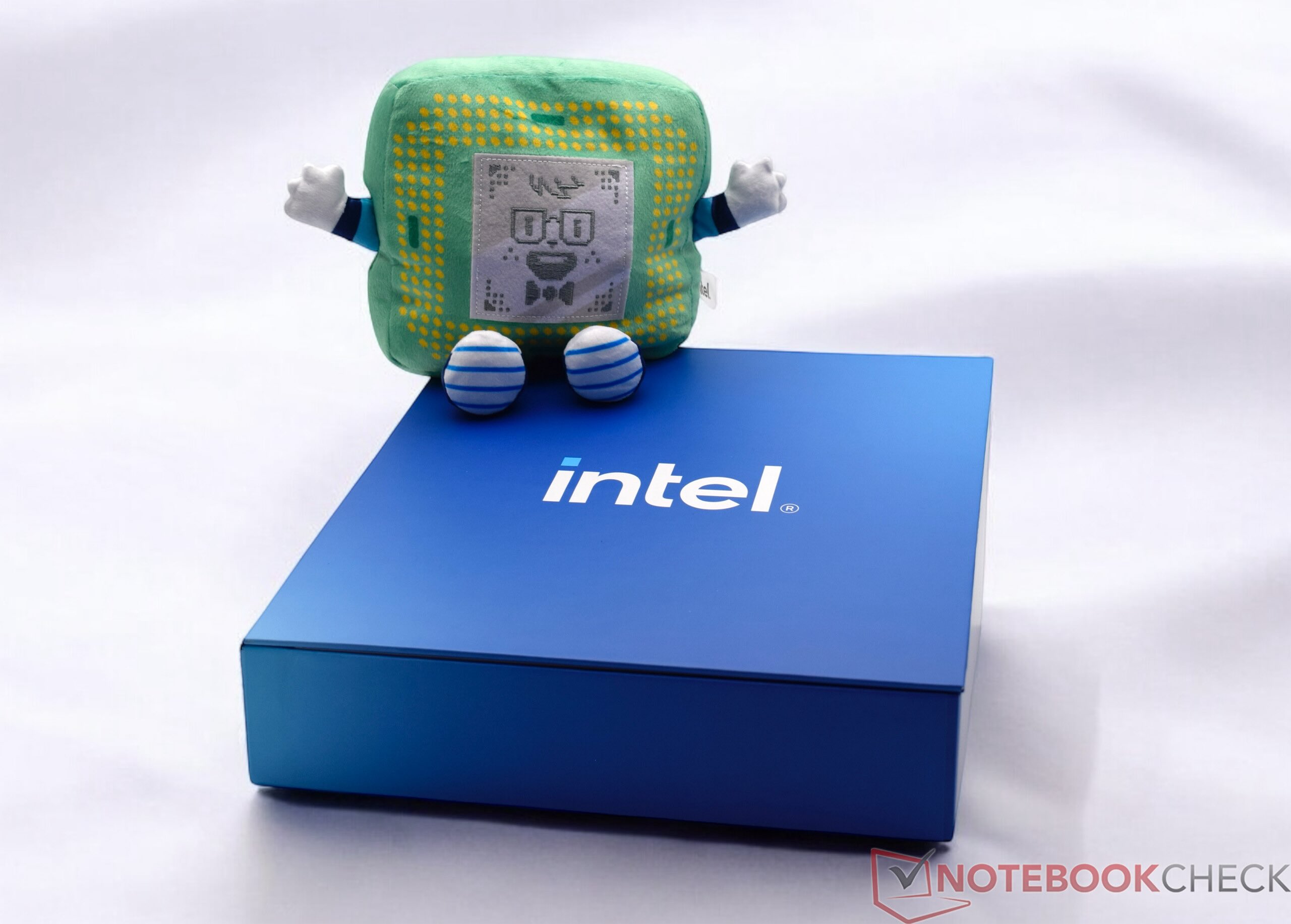 Intel Core 5 Ultra 250K Plus demoluje AMD Ryzen 5 9600X w wielordzeniowym teście porównawczym, dzięki 18-rdzeniowej konfiguracji