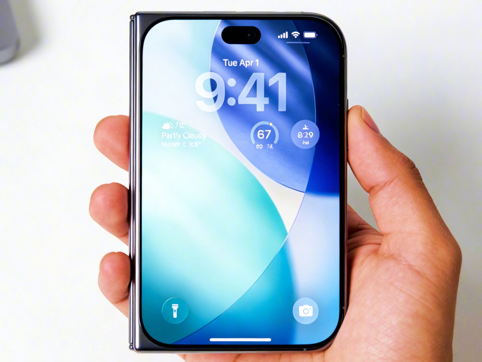 Składany model iPhone Ultra wyciekł w praktycznym wideo z chińskiej fabryki