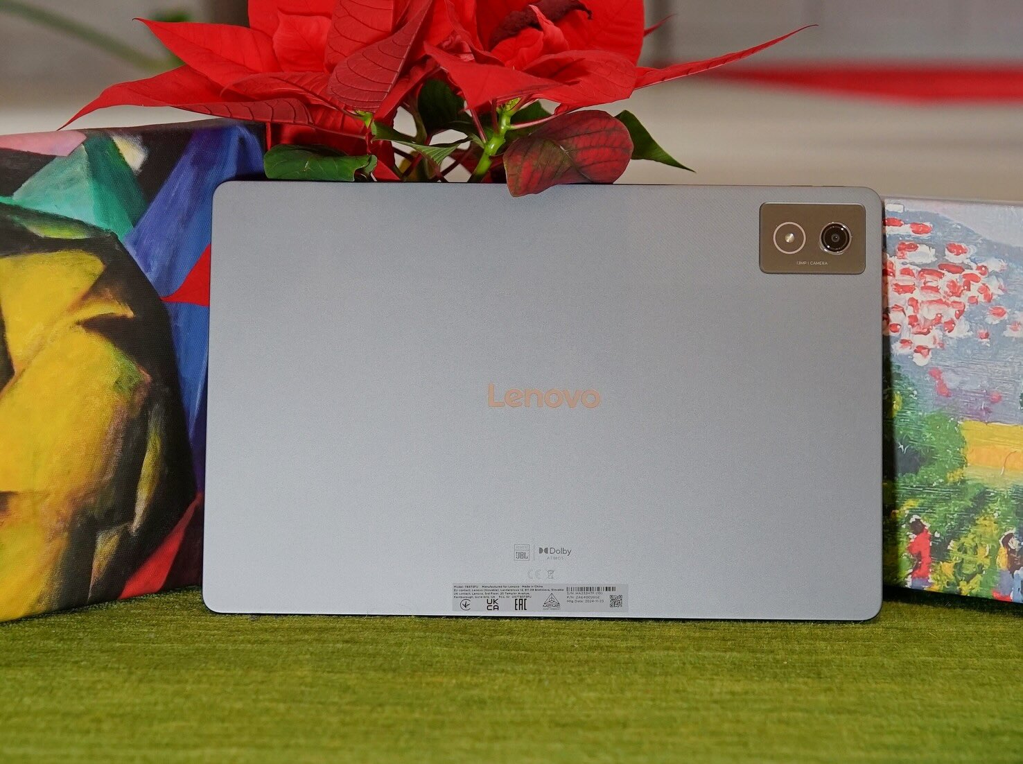 Ten niedrogi tablet Lenovo Idea Tab Pro z 8 GB pamięci RAM jest teraz o 36% tańszy