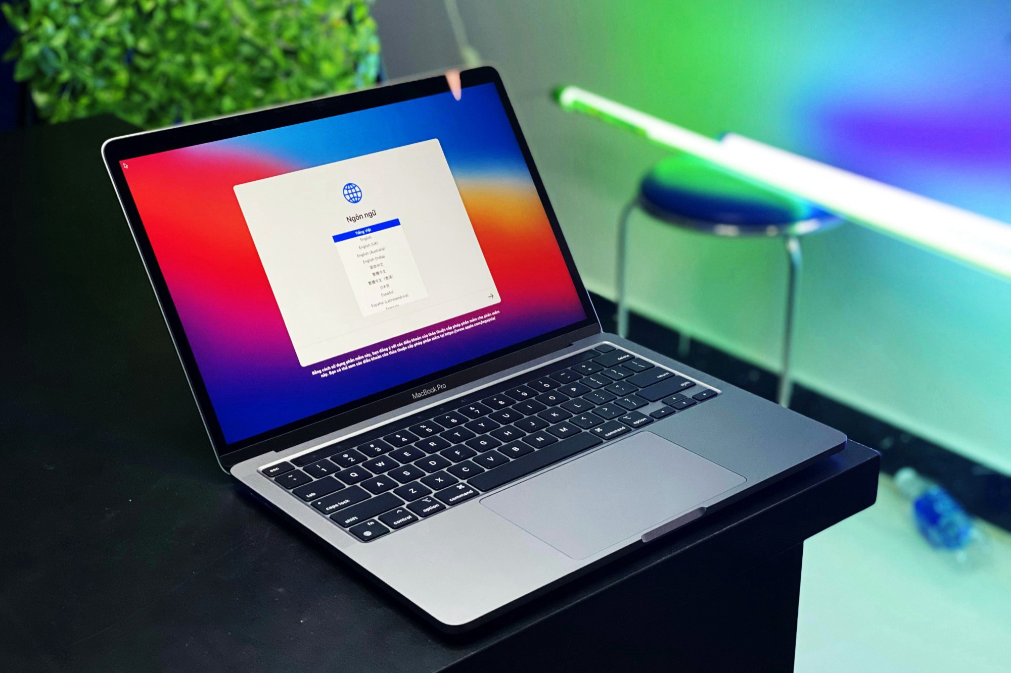 Apple MacBooki zwalniają po 49 dniach z powodu "bomby zegarowej macOS"
