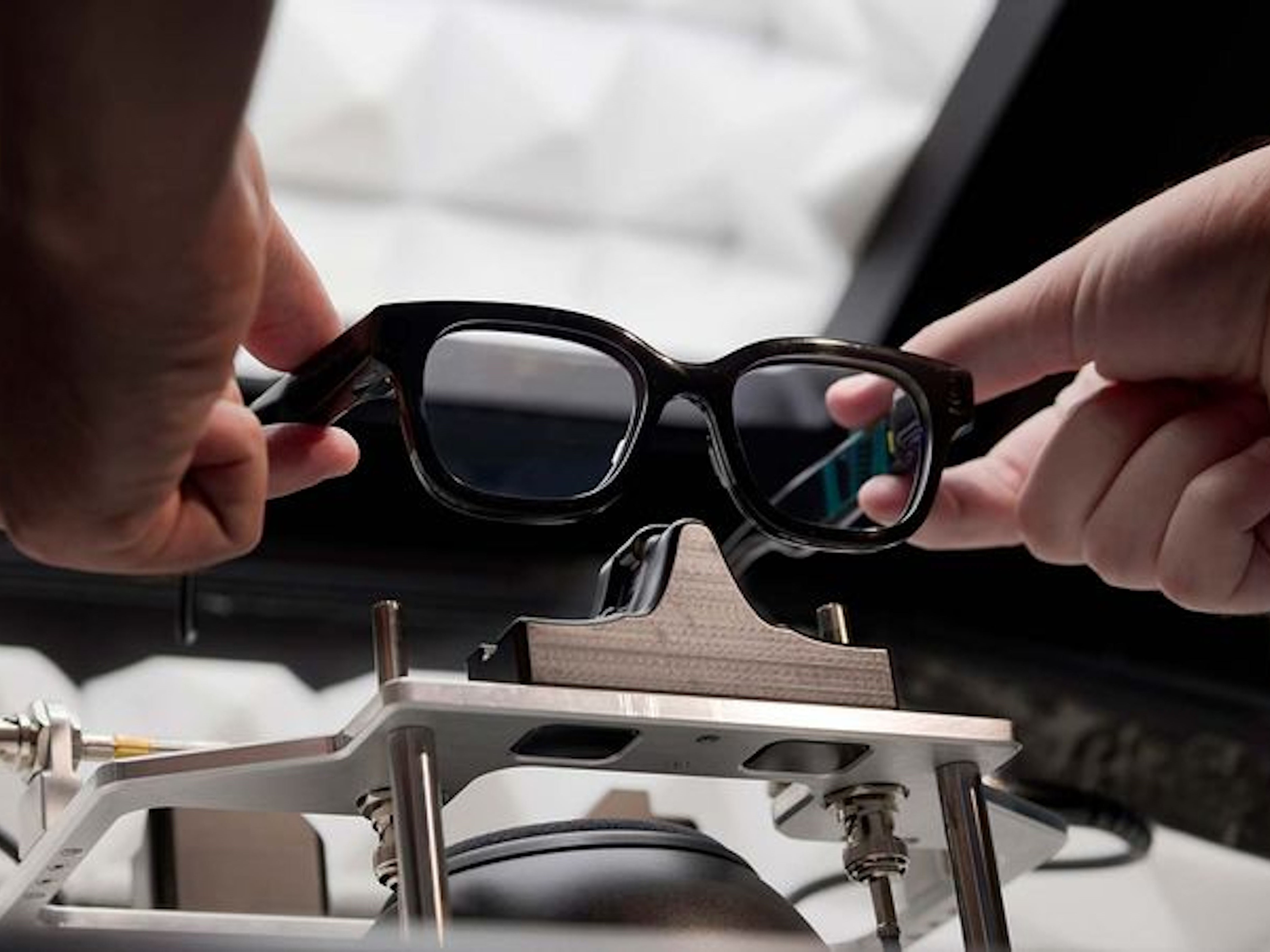 Magic Leap prezentuje okulary Google AR z obsługą Raxium microLED i Gemini