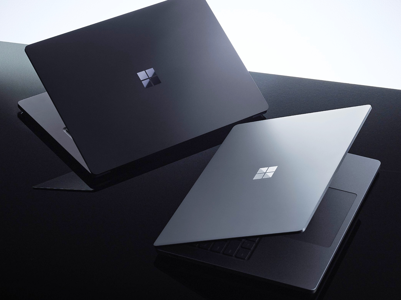 Ujawniono szczegóły premiery nowego Surface Laptop Ultra z maksymalnie 128 GB pamięci RAM i 20-rdzeniowym RTX Spark