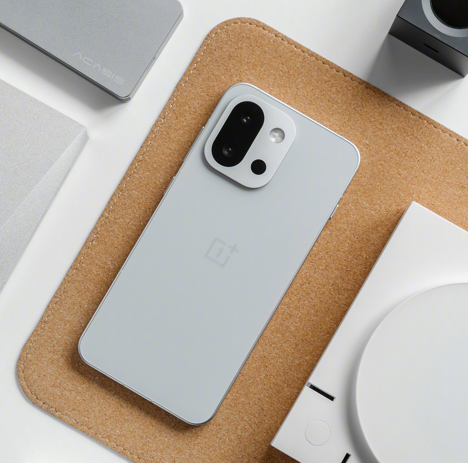 OnePlus 15T: Szczegóły kompaktowego telefonu high-end powtórzone na długo przed premierą