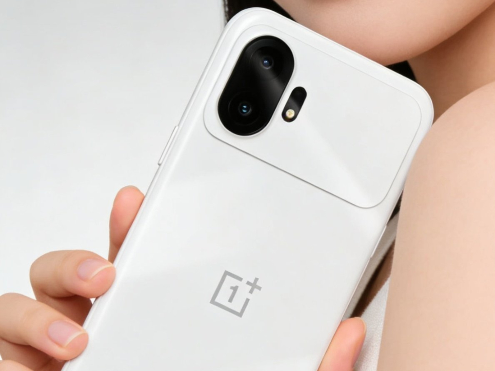 OnePlus 15T deklasuje OnePlus 13T we wczesnych testach porównawczych, jednocześnie dorównując OnePlus 15 dzięki Qualcomm Snapdragon 8 Elite Gen 5