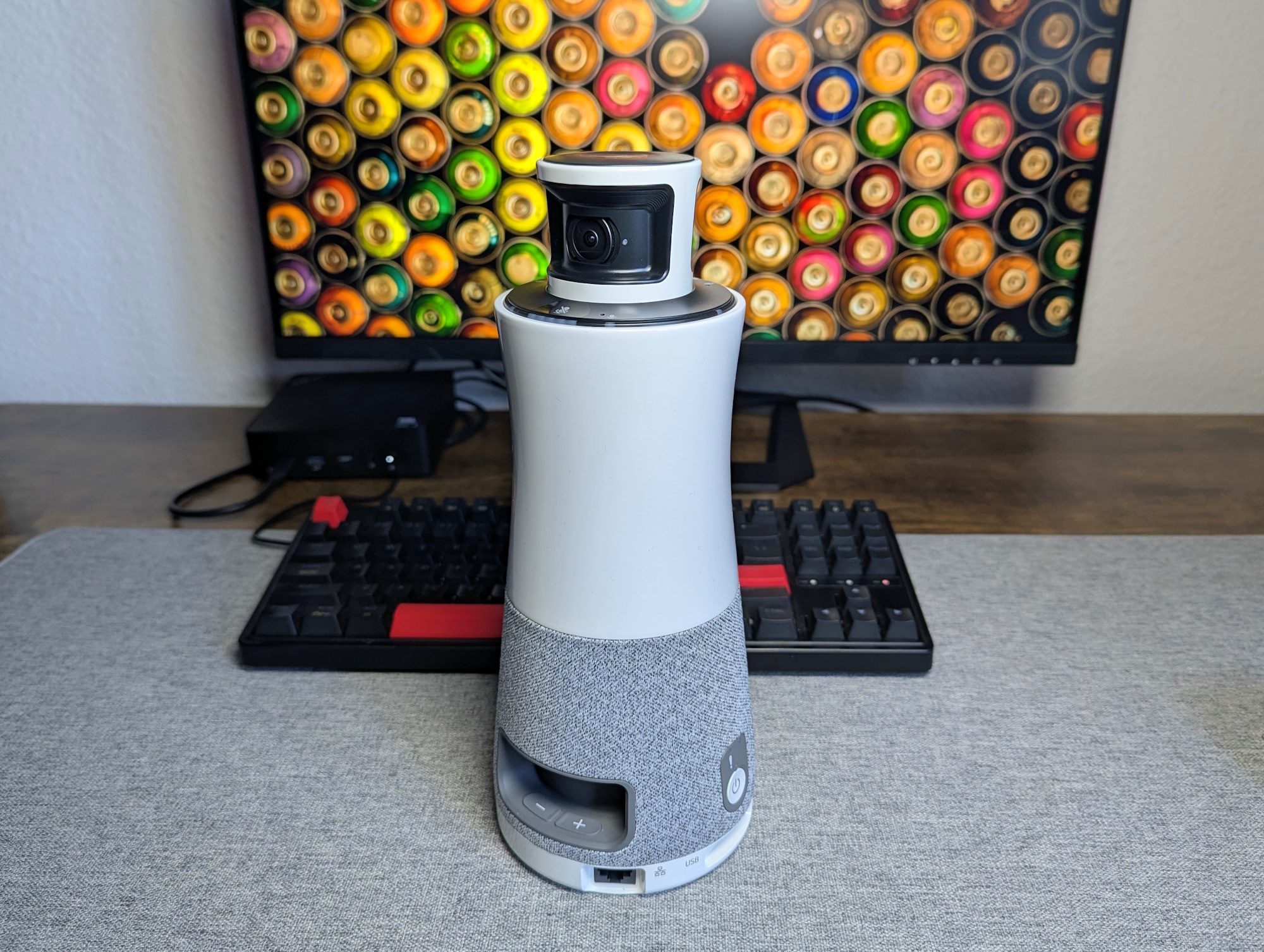 Recenzja Ricoh Meeting 360 Hub: Uniwersalny system konferencyjny ze śledzeniem mówcy dla Teams, Zoom i nie tylko