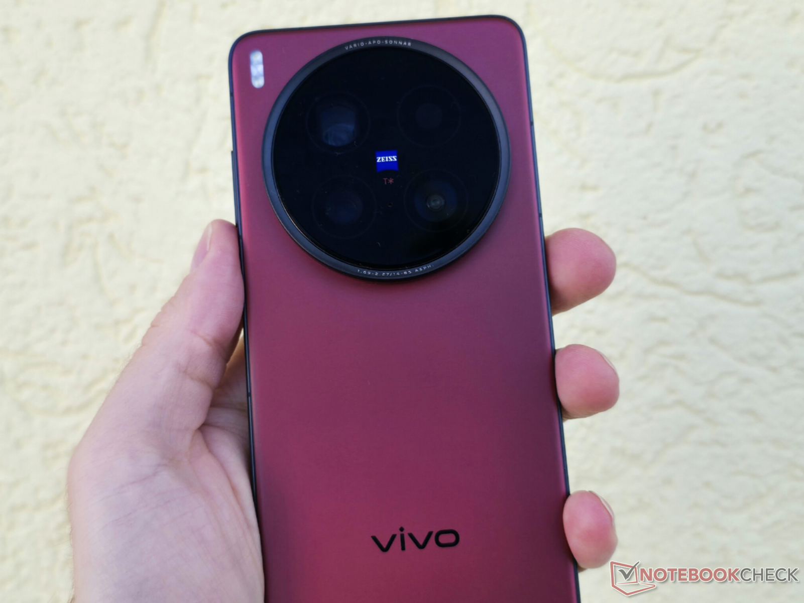 Vivo udostępnia nową aktualizację dla Vivo X200 Ultra, skoncentrowaną na aparacie fotograficznym, z wcześniejszą ekskluzywną funkcją X300 Pro