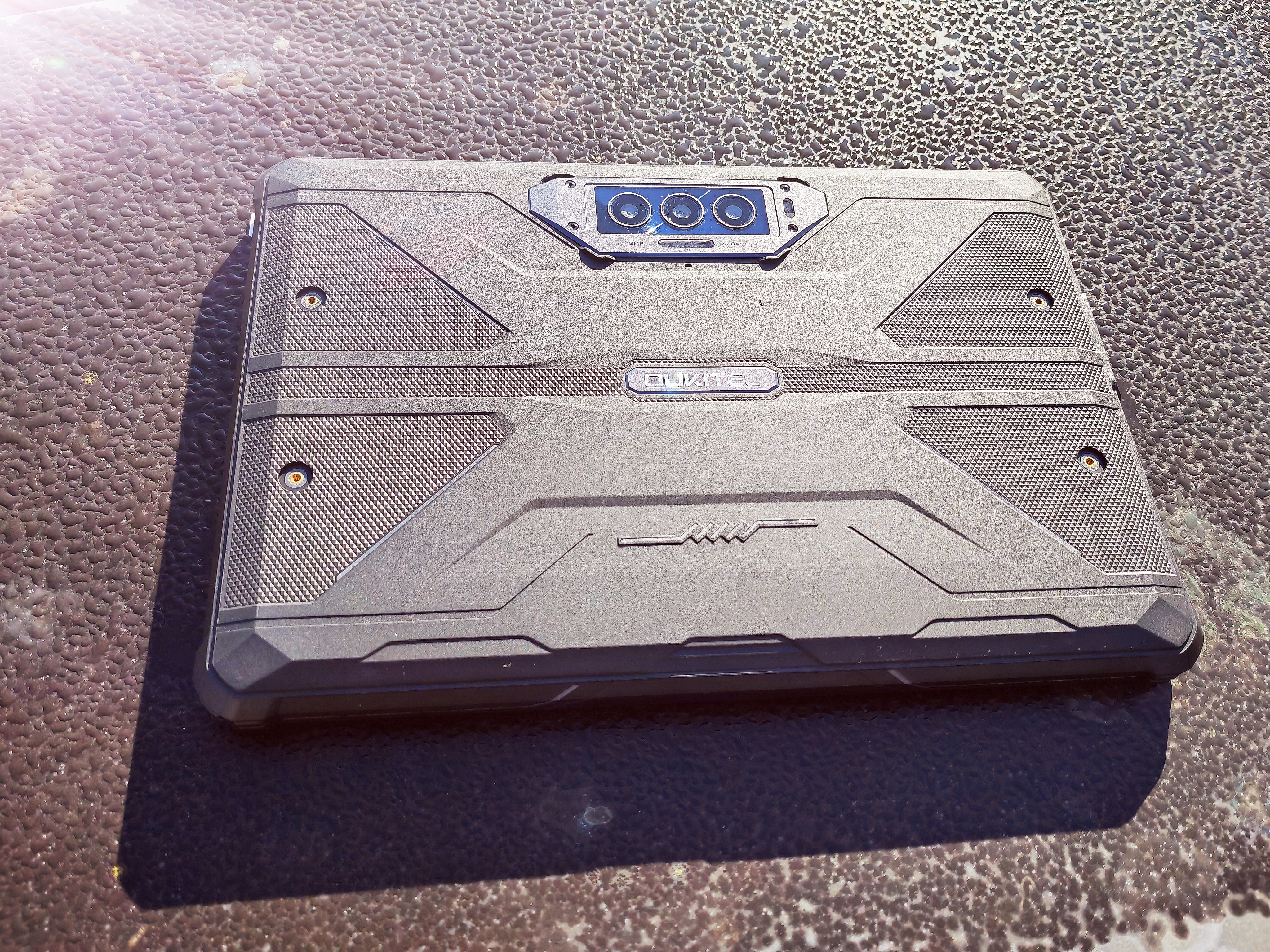 Oukitel RT7 TITAN 4G　青　スタンド付き OUKITEL RT7 Titan 5G － やべえ、欲しい！現時点で最強の