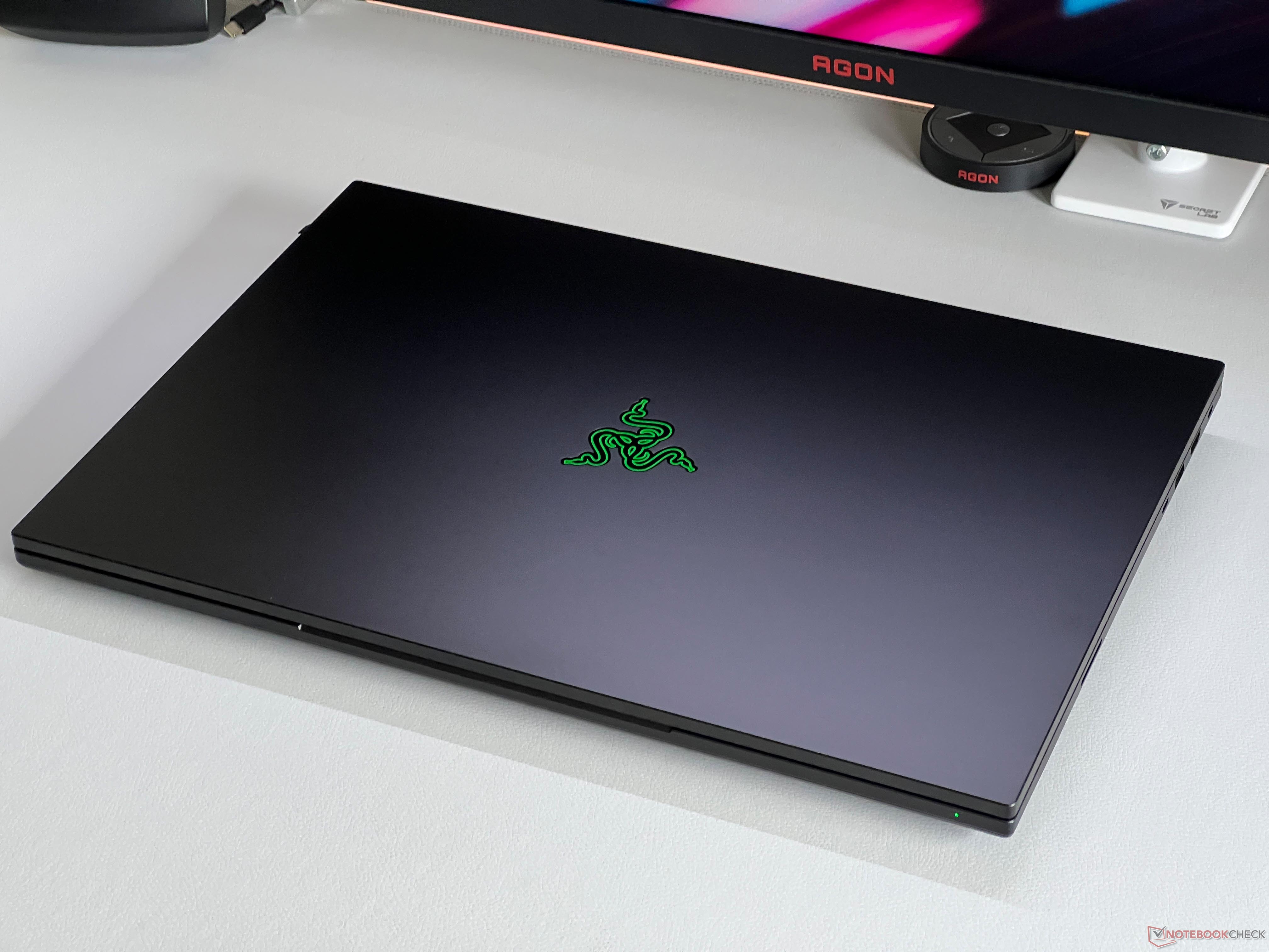 Nowy Blade 18 firmy Razer jest o 1 kg lżejszy od Alienware 18, ale równie szybki i choćby nieco cichszy