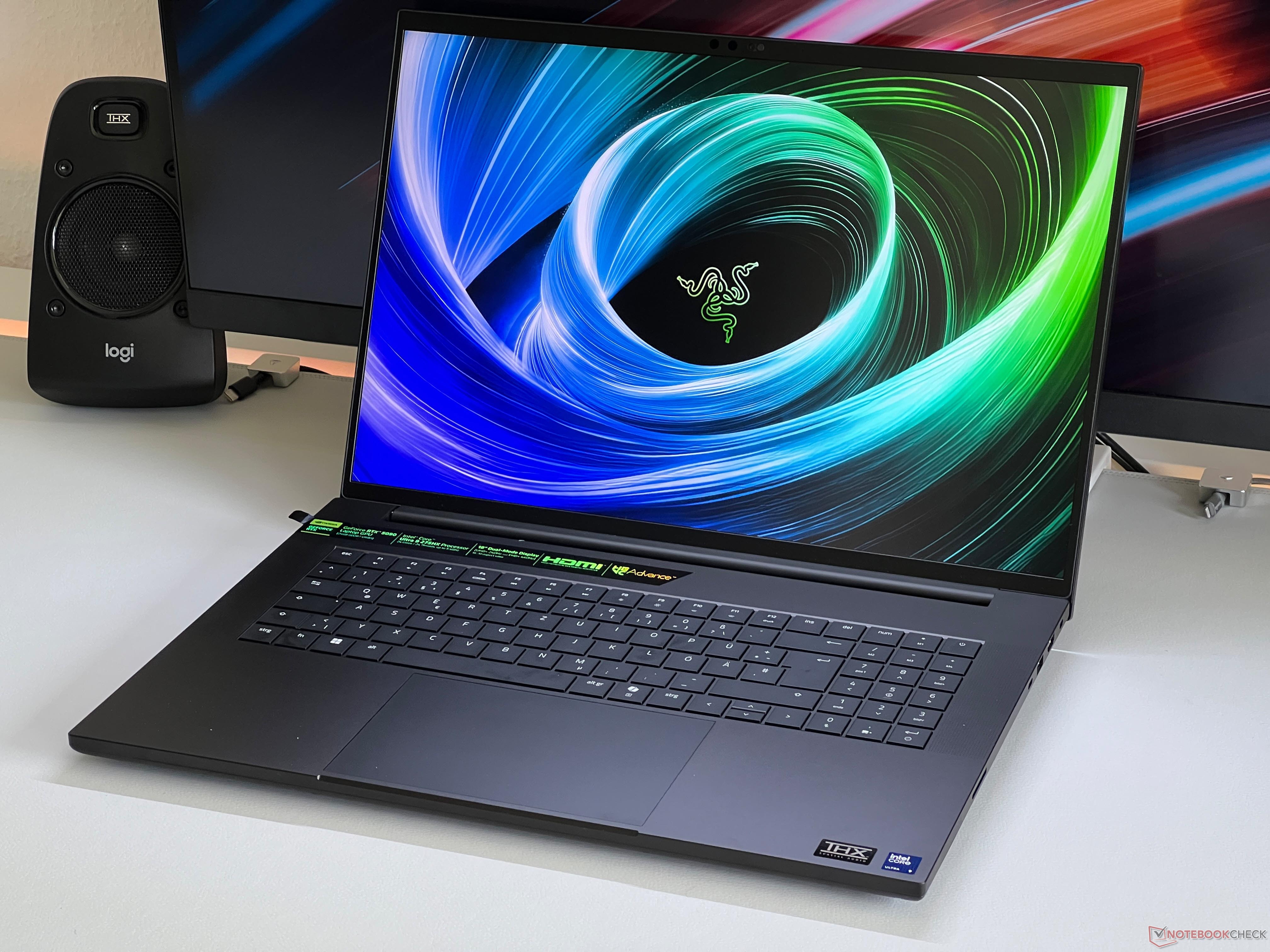 Czy naprawdę potrzebują Państwo 440 Hz? Dlaczego nowy wyświetlacz Razer Blade 18 z dwoma trybami pracy jest gorszy dla wielu użytkowników?