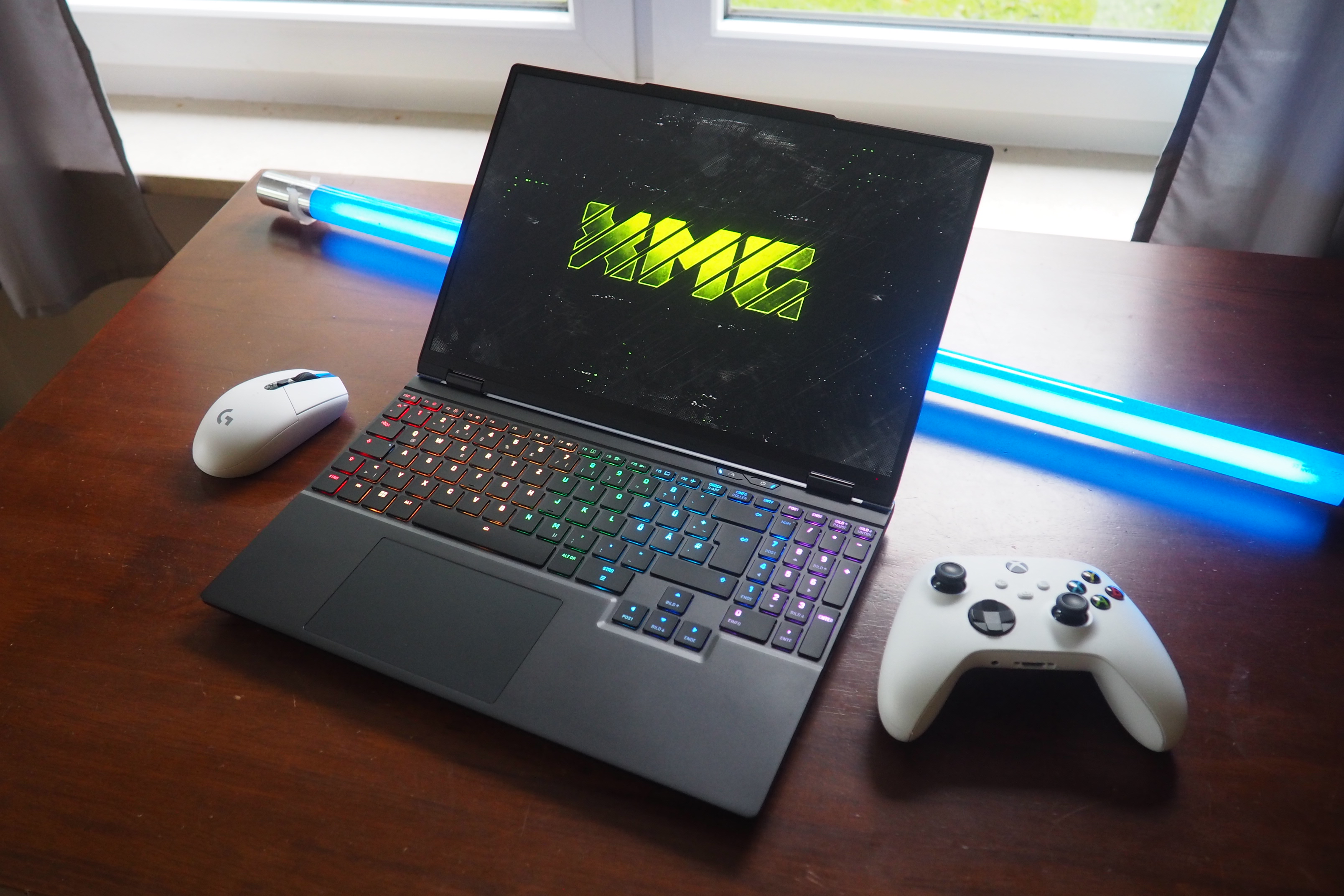 Niemiecki konkurent dla Legion 5: Recenzja laptopa do gier XMG Core 15 (M25)