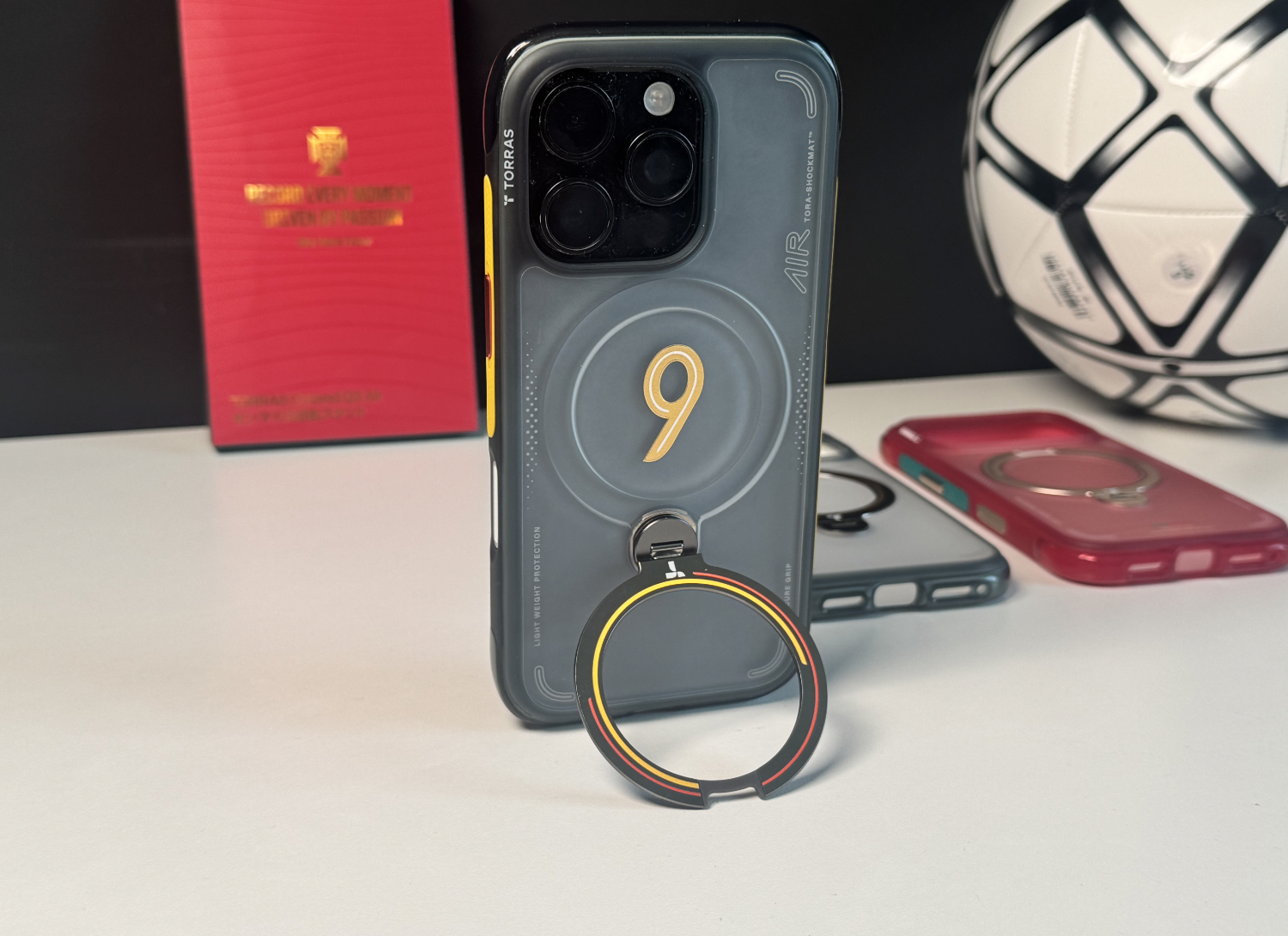 Recenzja etui Torras Ostand Q3 Air Football Limited