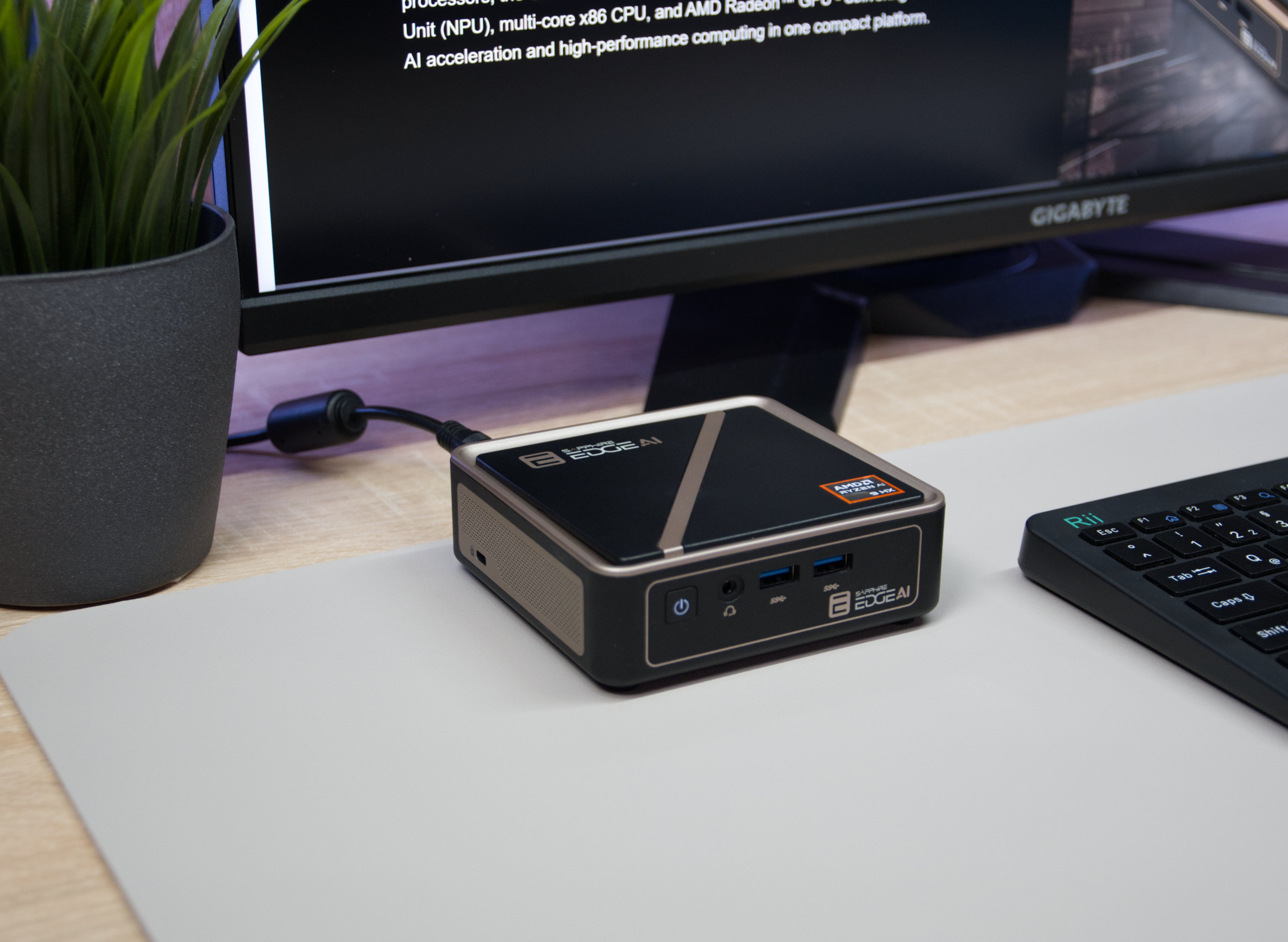 Sapphire Edge AI: powrót Mini-PC z AMD Ryzen AI 9 HX 370 i magnetyczną pokrywą - recenzja