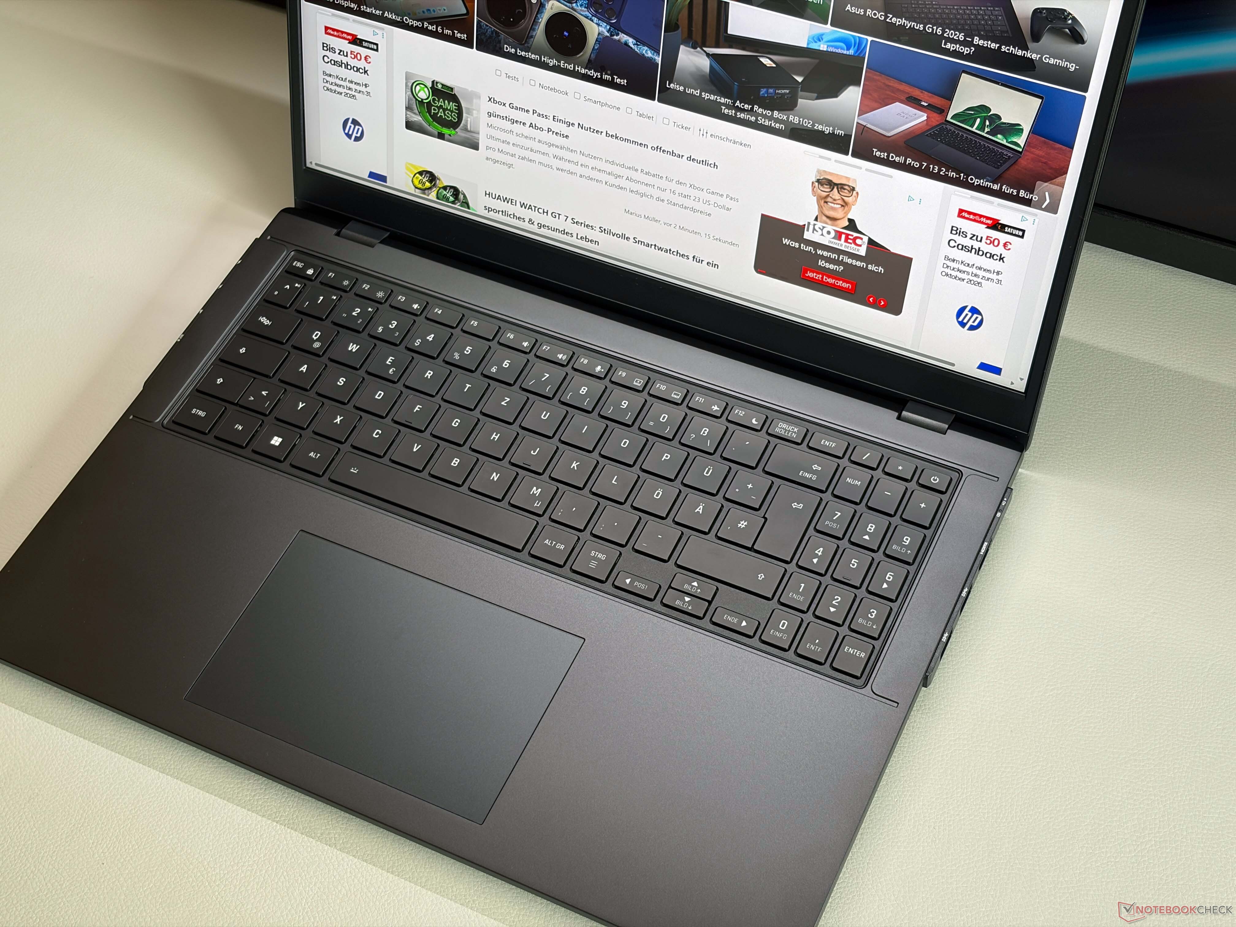 Do 72 GB pamięci RAM i łatwość naprawy – recenzja laptopa Schenker Element 16 E26