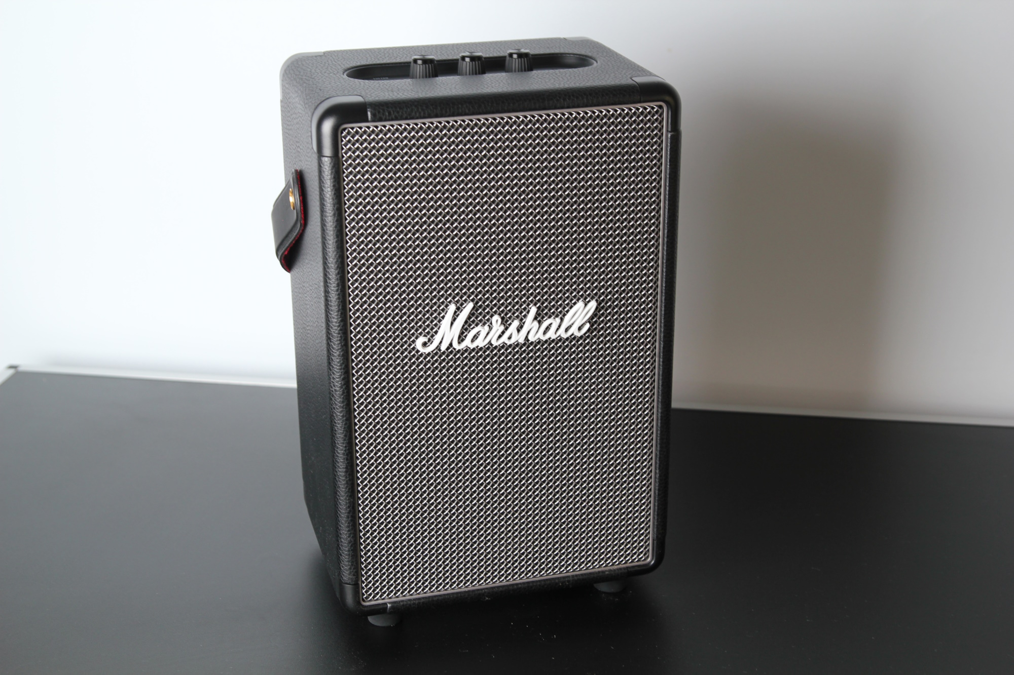 Duży głośnik Bluetooth ze stylem i mocą - Marshall Tufton w teście praktycznym