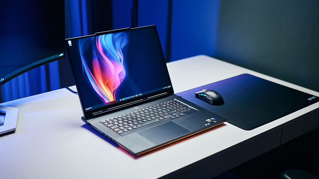 Najlepszy 18-calowy laptop do gier? - Lenovo Legion 9 2025