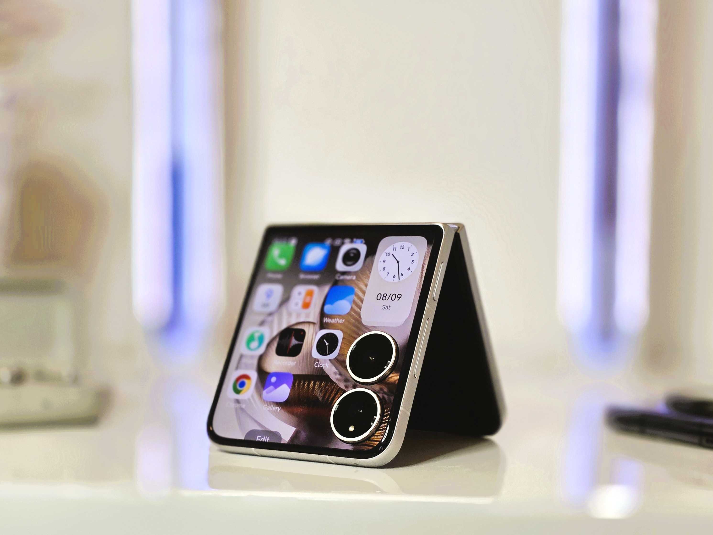 Najszybszy telefon z klapką 2025 roku z aparatami Leica - recenzja Xiaomi Mix Flip 2