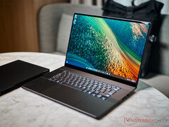 ProArt P16 był wielokrotnie odświeżany od czasu jego pierwotnej premiery ponad rok temu. (Źródło zdjęcia: Notebookcheck)