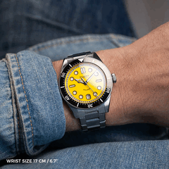 Zegarek Tuseno Shellback V2 jest napędzany automatycznym mechanizmem Sellita SW200-1 (źródło zdjęcia: Tuseno)