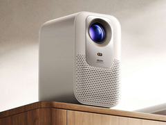 Xiaomi Redmi Projector 4 (na zdjęciu) został wprowadzony na rynek w Chinach. (Źródło zdjęcia: Xiaomi)