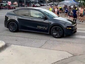 Robotaxi Tesla bez kierowcy na ulicach Austin. (Źródło zdjęcia: TerrapinTerpene/X)