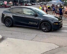 Robotaxi Tesla bez kierowcy na ulicach Austin. (Źródło zdjęcia: TerrapinTerpene/X)