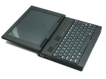 Laptop ma zawias 180° (źródło obrazu: 8064YES!)