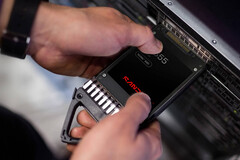 Dysk SSD klasy korporacyjnej firmy SanDisk. Ceny pamięci flash wzrosły wielokrotnie w ciągu ostatniego roku.