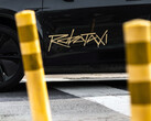 Logo platformy ride-share Tesla Robotaxi na nowym Modelu Y. (Źródło zdjęcia: @artsimage/X)
