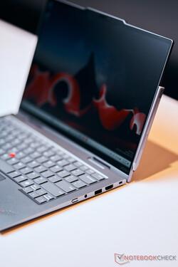 ThinkPad X1 2-w-1: Większe pióro magnetyczne