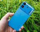 Telefon Nothing Phone (4b) posiada obudowę z poliwęglanu i spełnia wymagania normy IP64.