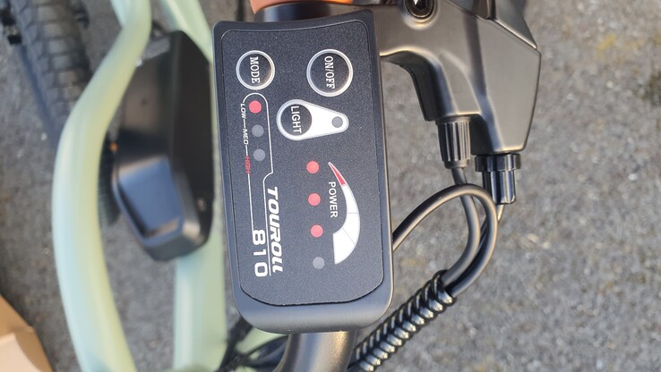 Podstawowy wyświetlacz LED - test roweru elektrycznego Touroll B2