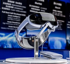 Vivo Vision ma przenośny zestaw baterii do zasilania. (Źródło obrazu: 小白测评 na Weibo)