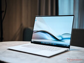Nowy Asus ZenBook S16 jest już oficjalny (zdjęcie za pośrednictwem Notebookcheck)