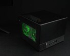 Niestandardowy komputer do gier mini-ITX w zestawie ASRock Deskmeet X300 barebones. (Źródło obrazu: ETA Prime na YouTube, zrzut ekranu)