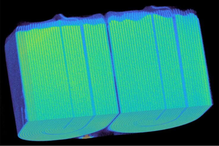 Skan CT urządzenia Haribo Power Bank 20 000 mAh wykonany przez Lumafield. (Źródło zdjęcia: Lumafield)