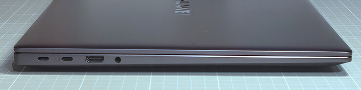 USB-C (PowerDelivery i DisplayPort); USB-C (Thunderbolt 4, PowerDelivery i DisplayPort); port HDMI (HDMI 2.0); port słuchawkowy stereo 3,5 mm