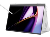 LG Gram Pro 360 posiada certyfikat Guinessa potwierdzający, że jest najlżejszym 16-calowym urządzeniem konwertowalnym. (Źródło obrazu: LG)