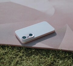Mówi się, że OnePlus 13T ma dwie pionowo ustawione tylne kamery. (Źródło zdjęcia: OPPO via WhyLab)