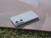 Mówi się, że OnePlus 13T ma dwie pionowo ustawione tylne kamery. (Źródło zdjęcia: OPPO via WhyLab)