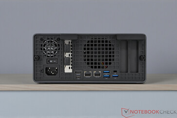 Minisforum MS-02 Ultra - Połączenia na panelu tylnym