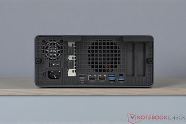 Minisforum MS-02 Ultra - Połączenia na panelu tylnym