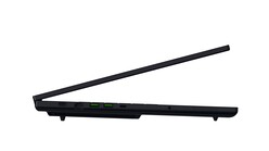 Kąt boczny laptopa do gier Razer Blade 18 (źródło obrazu: Razer PR)