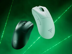 Mysz do gier Razer DeathAdder V4 Pro w czarnej i białej wersji kolorystycznej (źródło zdjęcia: Razer)