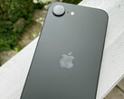Apple iPhone 16e. (Źródło zdjęcia: Notebookcheck/Manuel Masiero)