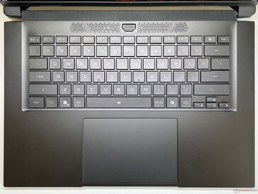 Gigabyte Aero X16: Klawiatura i touchpad