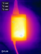 Zasilacz podczas testu warunków skrajnych