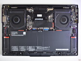 Rzut oka na wnętrze Lenovo ThinkPad X9-15p Gen 1 Aura Edition