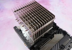 NH-P1 firmy Noctua utrzymuje chłód w Ryzen 9 7900 bez żadnego hałasu. (Źródło obrazu: Club386)