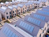 Nowe budynki z instalacją solarną na dachu w Wielkiej Brytanii (źródło zdjęcia: SNRG)