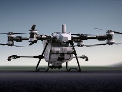 Agras T100 to nowy profesjonalny dron dla sektora rolniczego (źródło zdjęcia: DJI)
